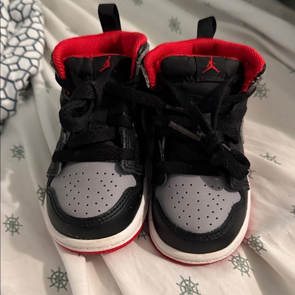 Retro Jordan 1’s Infant size 5c